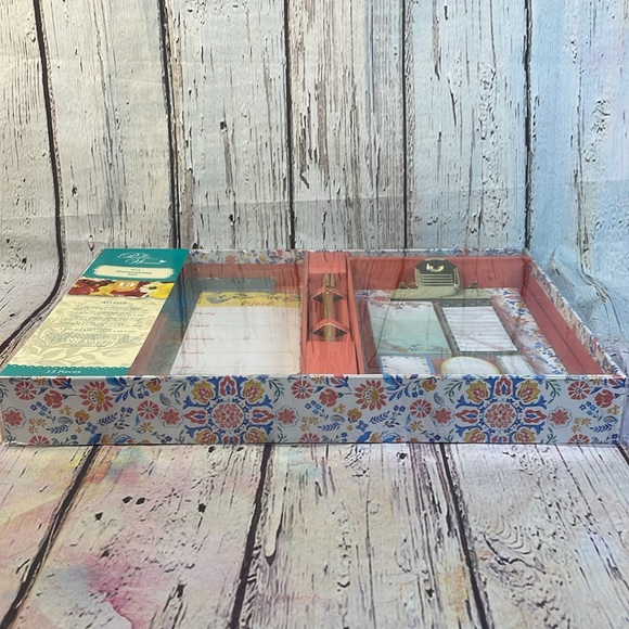 The Pioneer Woman Mazie Notetaking Set - Picture 8 of 8